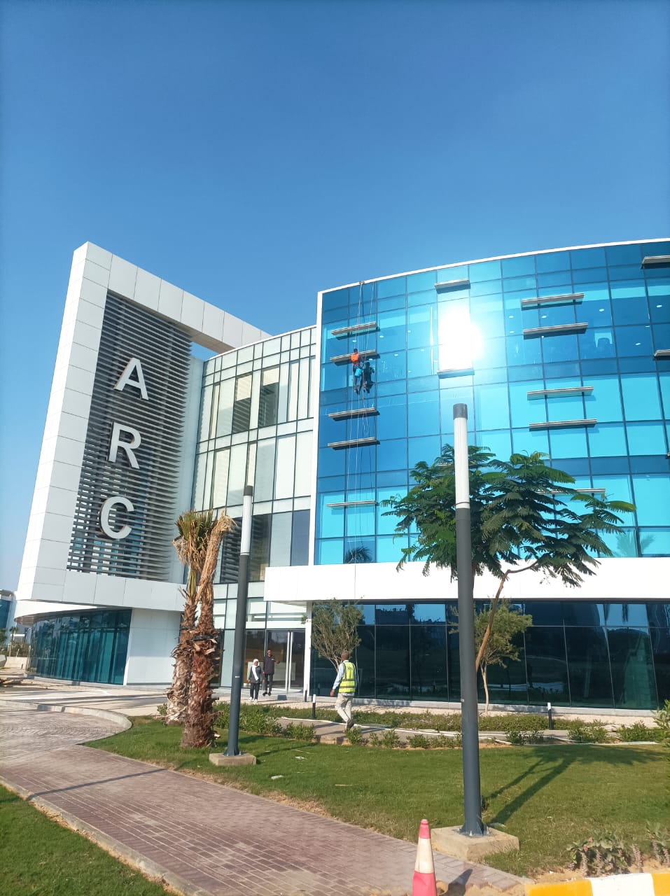 شركة نظافة زجاج اسبايدر